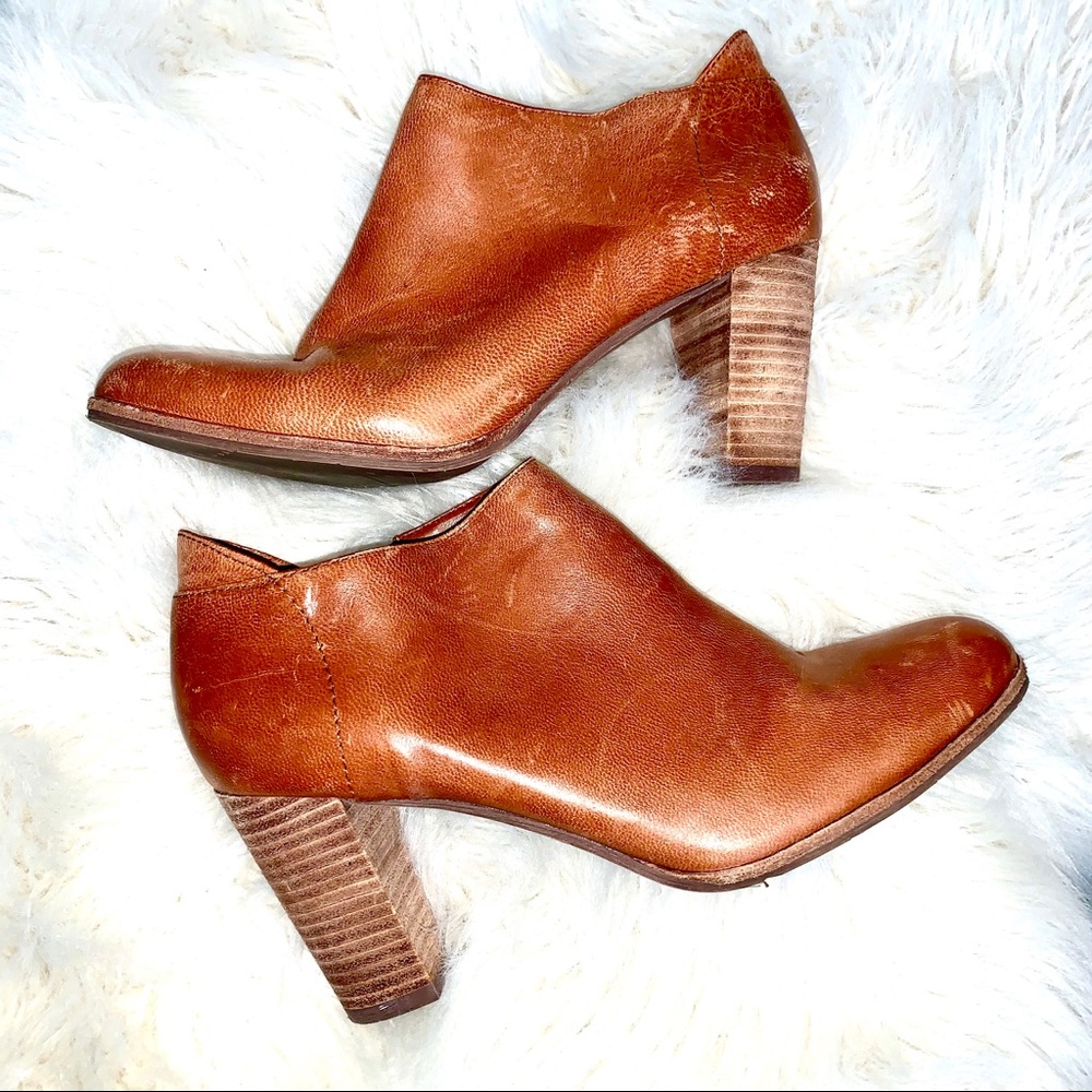 DISTRESSED DOLCE VITA BOOTIES
